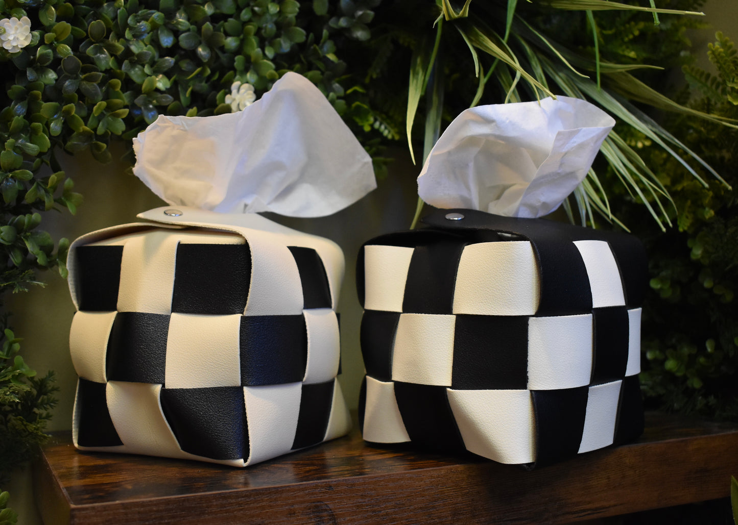 Checkered Tissue Holder