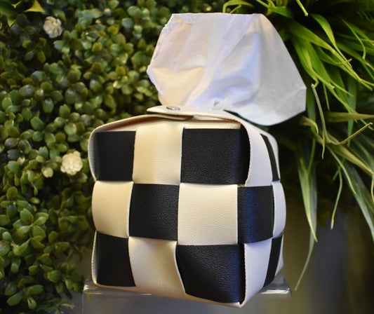 Checkered Tissue Holder